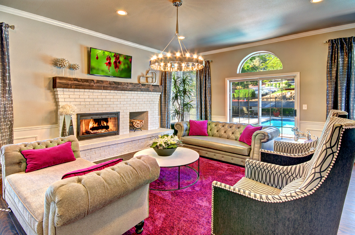 Wellington_Apartments_Silverdale_WA_Living Room Fireplace